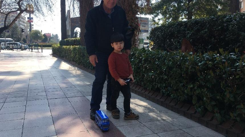 Zamane &ccedil;ocukları teknolojik oyuncakları tercih ediyor