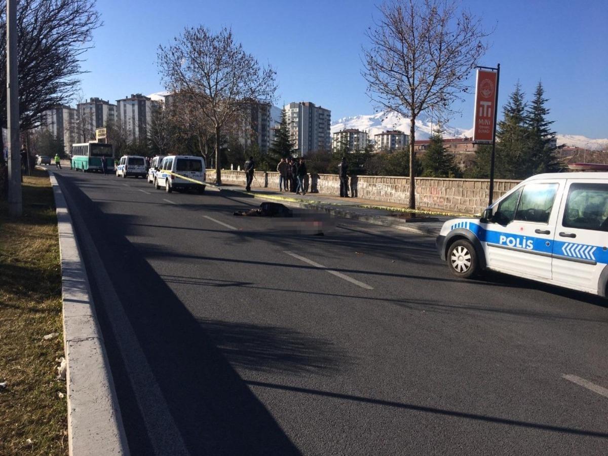 Kayseri'de feci kaza! Halk otob&uuml;s&uuml;n&uuml;n altında kalan adam hayatını kaybetti