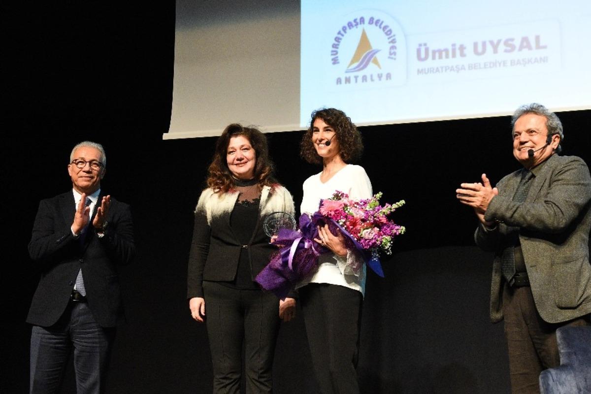 Arzum Onan&rsquo;ın &lsquo;Kadın&rsquo; sergisi Muratpaşa&rsquo;da