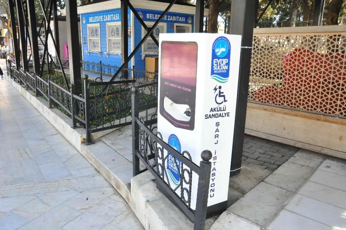 Ey&uuml;psultan&rsquo;a ak&uuml;l&uuml; sandalye şarj istasyonları kuruluyor
