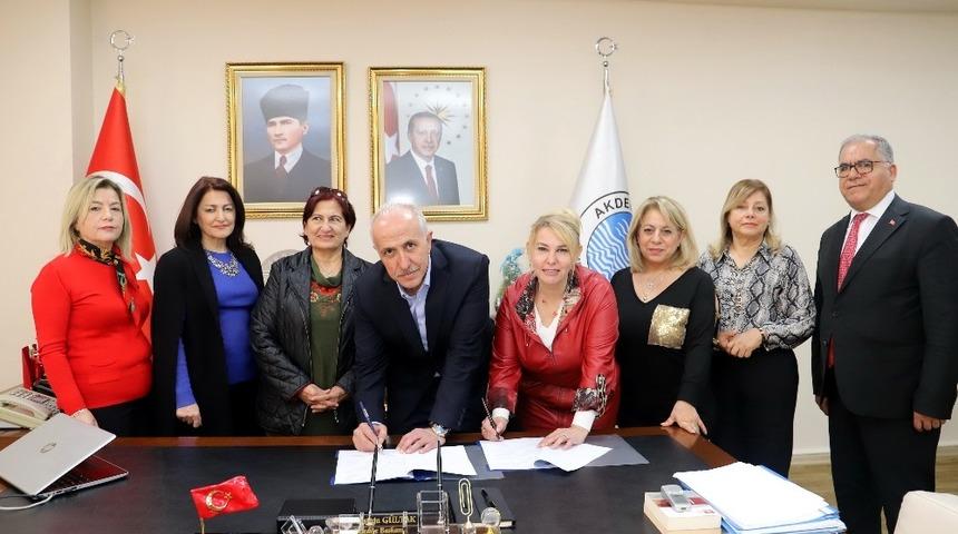 Akdeniz&rsquo;de &rsquo;Kadın Eğitimleri Projesi&rsquo; başlıyor