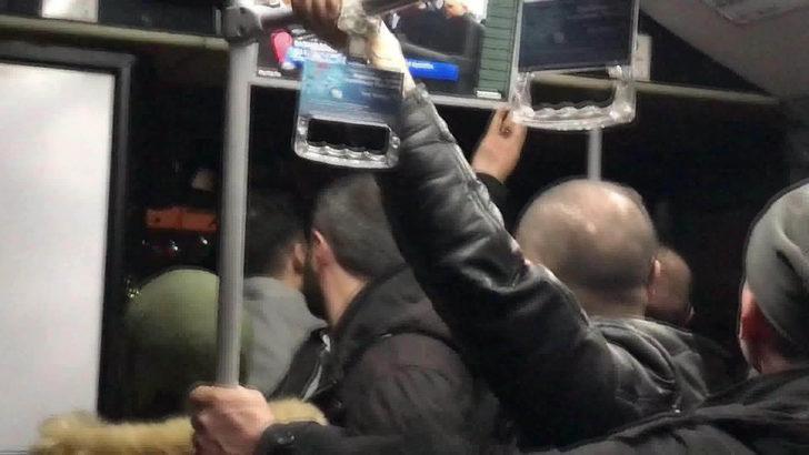 Metrobüste iğrenç olay! Kadın bağırınca yolcular adamı dövdü G1
