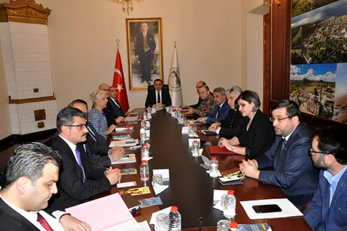 Kars&rsquo;ta uyuşturucuyla m&uuml;cadele toplantısı