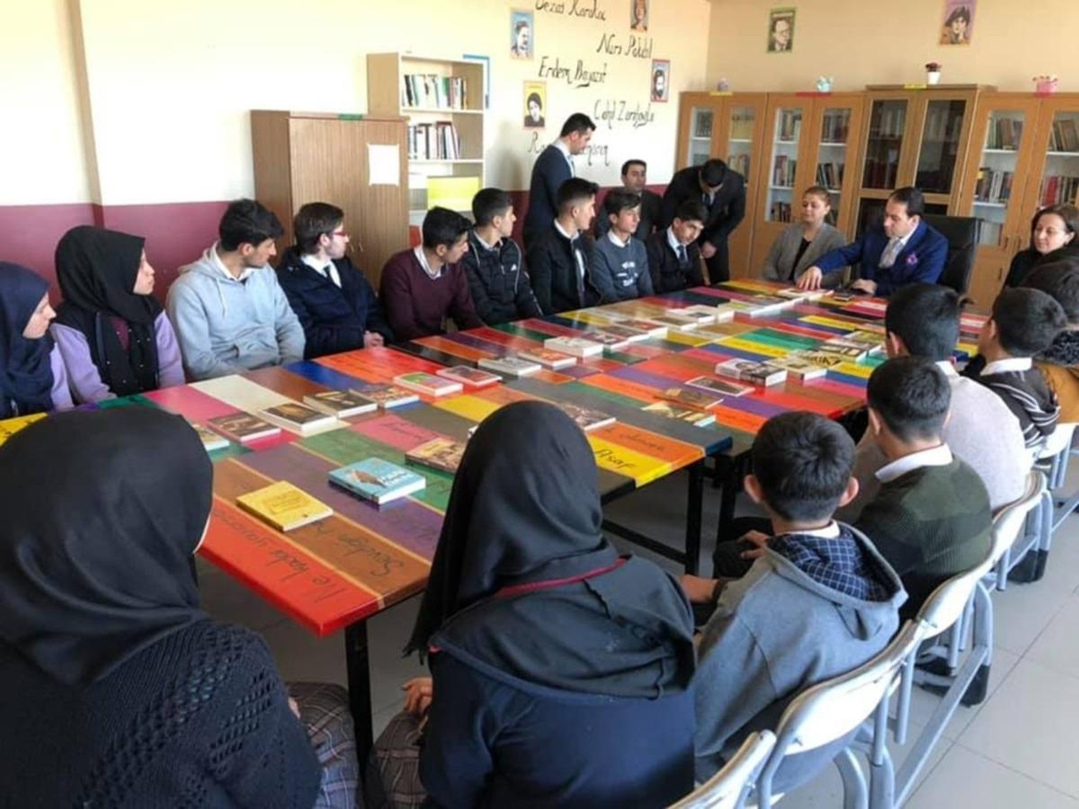 Kaymakam Zengince &ouml;ğrencilerle buluştu