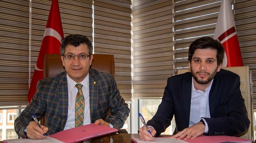 BŞE&Uuml; ile bir dil kursu arasında iş birliği protokol&uuml; imzalandı