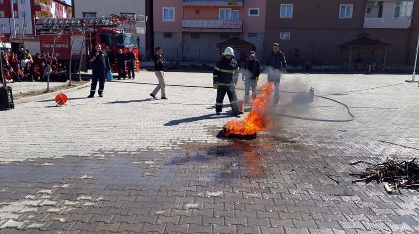 Ulaş&rsquo;ta deprem ve yangın tatbikatı