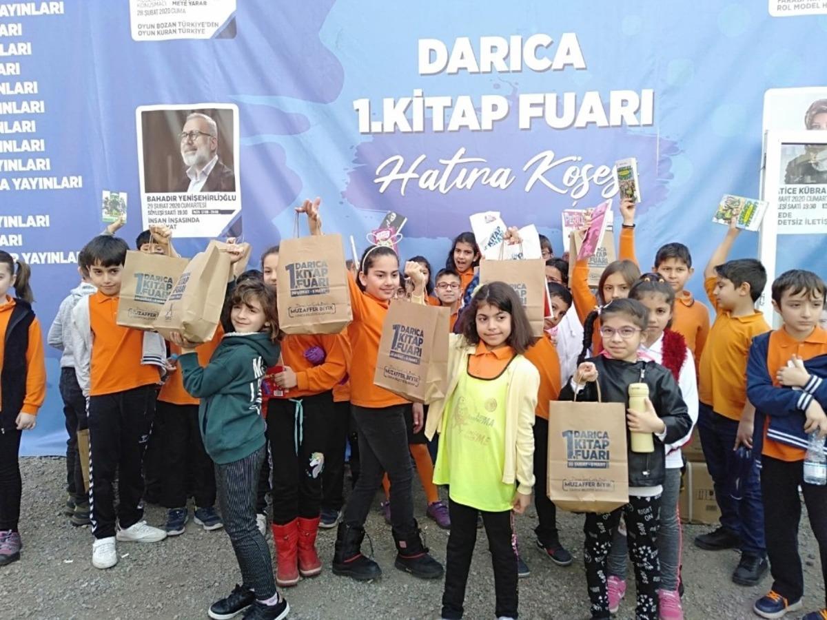 Darıcalı &ccedil;ocuklar Kitap Fuarı&rsquo;nı &ccedil;ok sevdi
