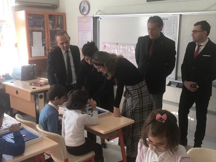 Kaymakam Öner ve eşi, okuma yazma kurslarını ziyaret etti G1