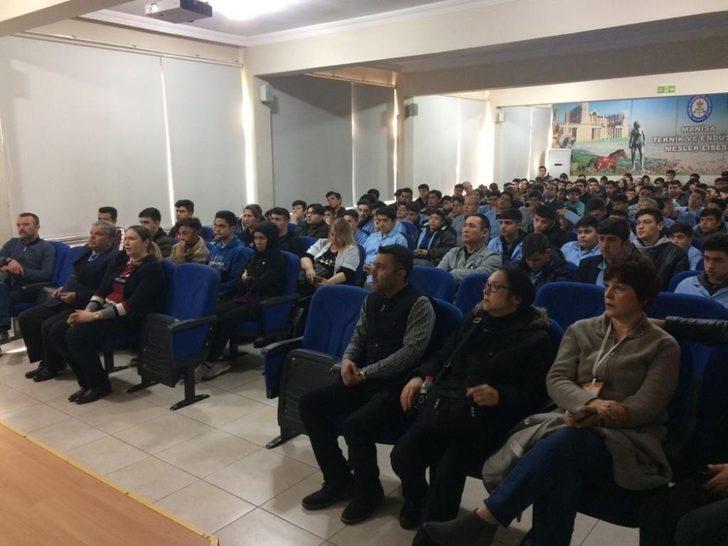 Liseliler, madde bağımlılığı ve bilişim suçları konusunda bilgilendirildi G2