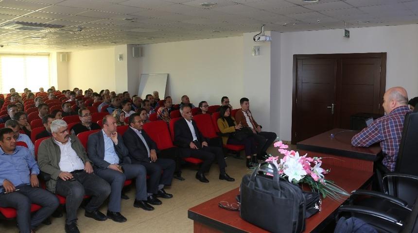 Erdemli Belediyesi personeline &rsquo;Koronavir&uuml;s&rsquo; semineri