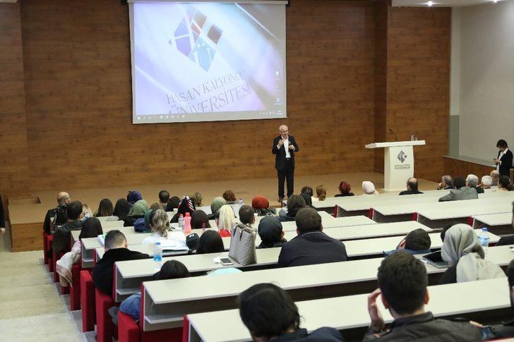 HKÜ’de 28 Şubat ve Darbelerin Mantığı anlatıldı G4