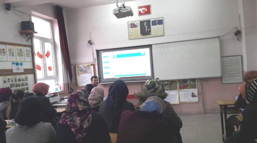 Hisarcık&rsquo;ta velilere koronavir&uuml;s&uuml; bilgilendirmesi