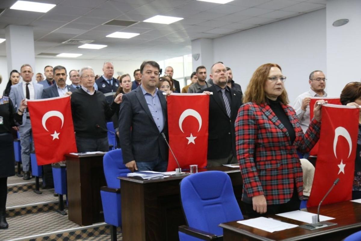 Edremit Belediye Meclisi&rsquo;nde şehitler anıldı