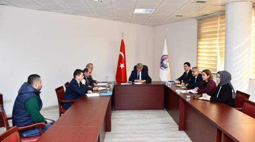 Vali G&uuml;rel, vatandaşları dinlemeye devam ediyor