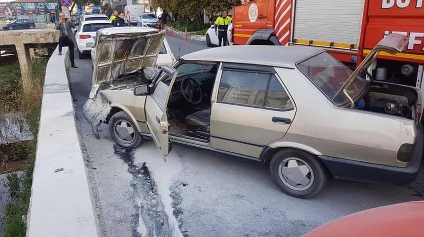 Otomobil seyir halinde alev aldı