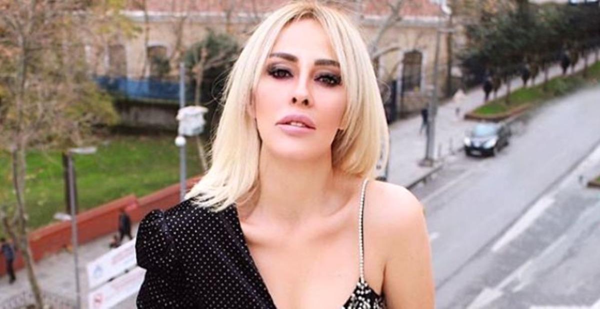 Değişimiyle g&uuml;ndem olan Helin Avşar'in makyajsız hali olay!