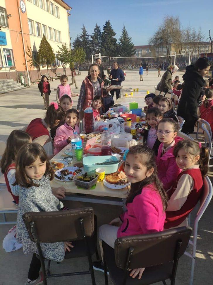 Veli ve öğrenciler kahvaltıda buluştu G3