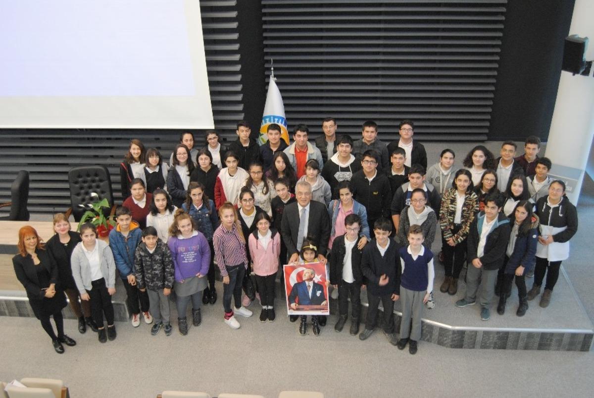 Başkan Tarhan, ortaokul &ouml;ğrencileriyle buluştu