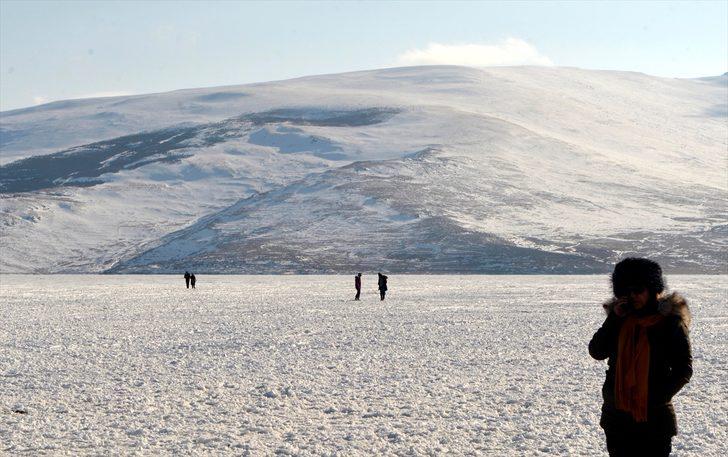 Çıldır Gölü'ne gelen bunu yapmadan dönmüyor G3