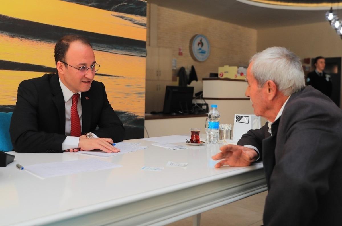 Başkan &Ouml;rki vatandaşların derdini dinledi