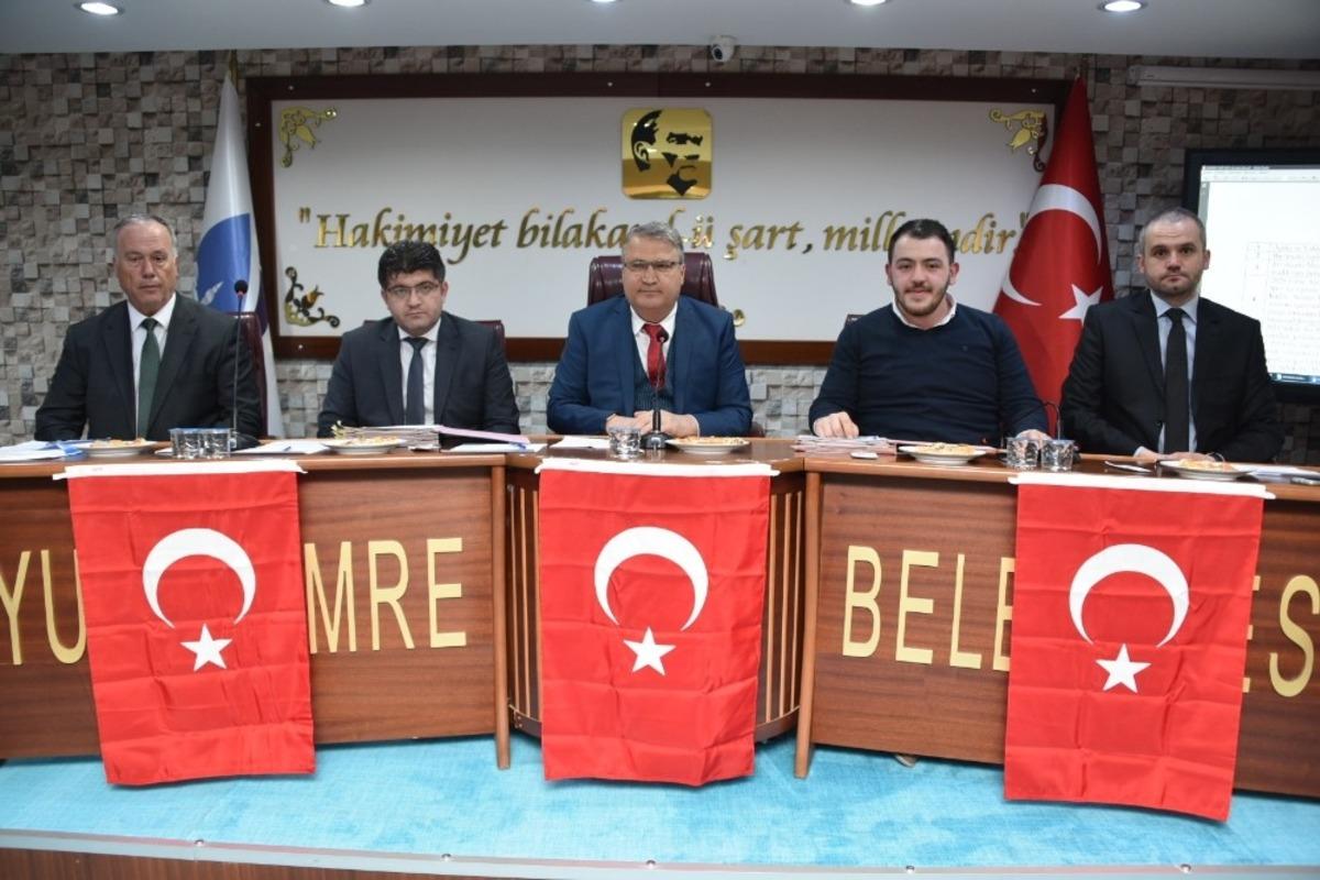 Yunusemre Meclisinde şehitler i&ccedil;in Kur&rsquo;an-ı Kerim tilaveti