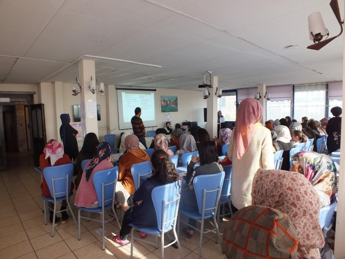 KYK yurdunda kalan &ouml;ğrencilere seminer