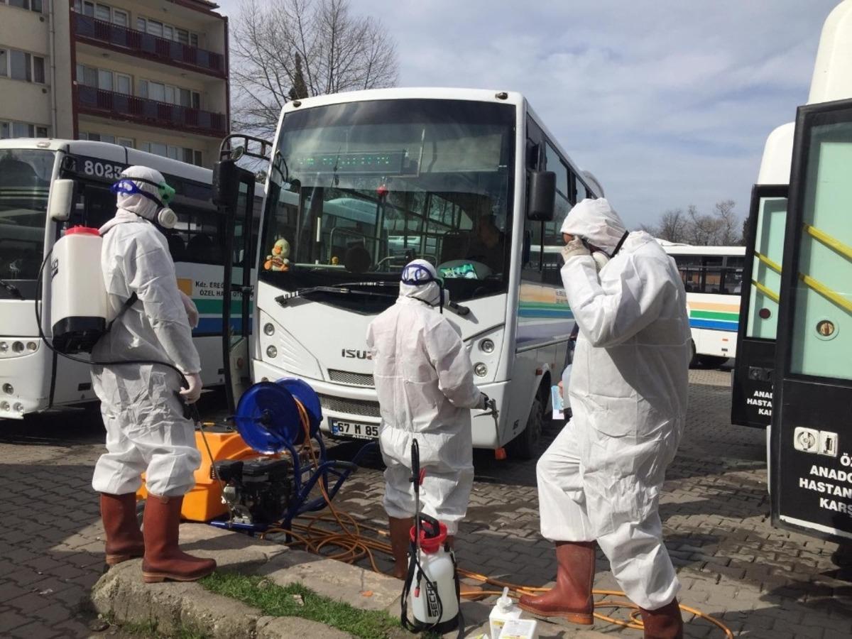 Kdz. Ereğli Belediyesi otob&uuml;sleri dezenfekte ediyor