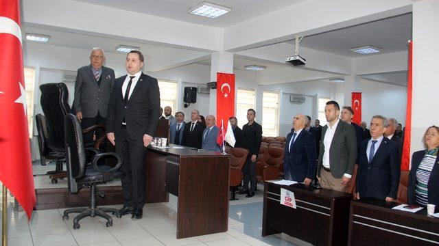 Posbıyık; “Gün siyaseti bırakıp birlik olma günü”