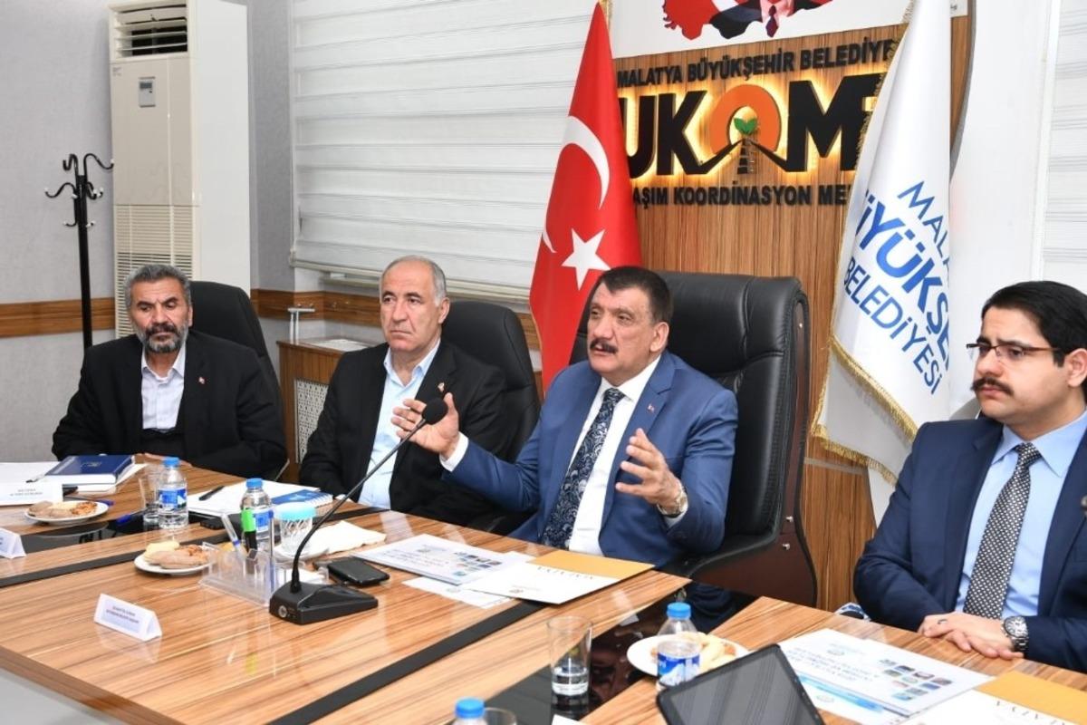 Hekimhan ve Kuluncak heyetlerini ağırladı