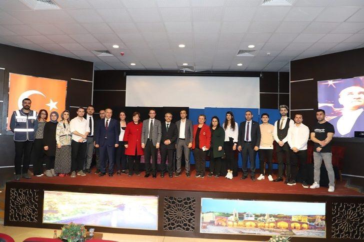 Cizre’de ’Yarınlara Geç Kalmadan’ adlı tiyatro oyunu sahnelendi G3