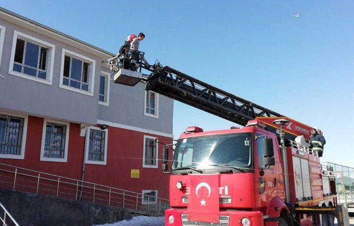 Van’da gerçeği aratmayan yangın tatbikatı G4