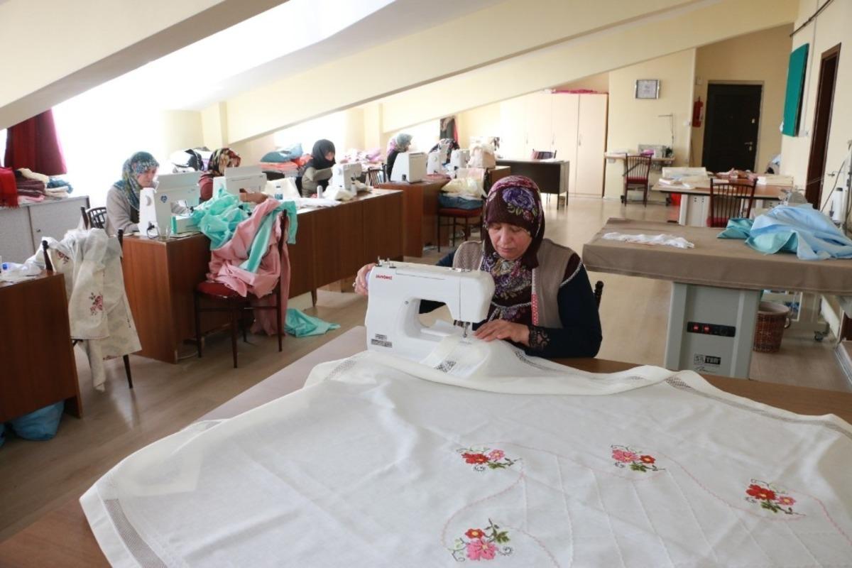 AZMEK hem eğitim hem kazan&ccedil; kapısı oldu