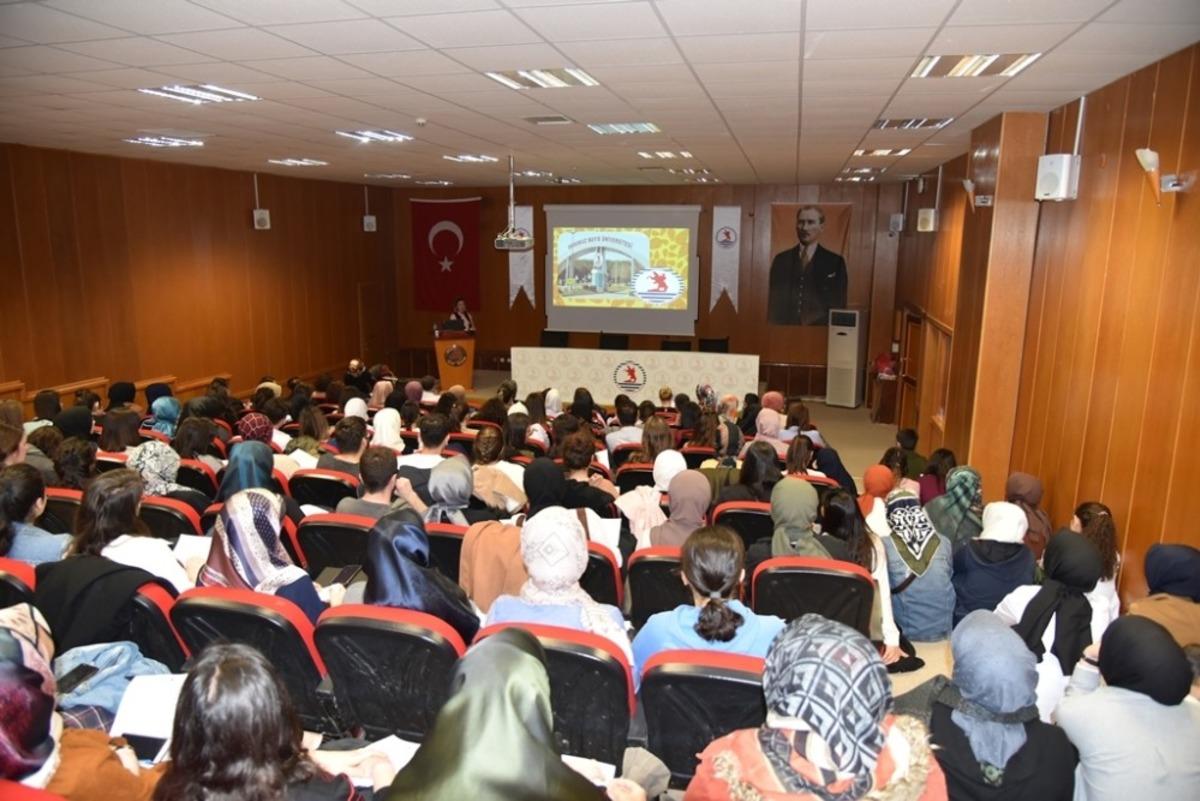 OM&Uuml; mezunu hemşireler tecr&uuml;belerini paylaştı