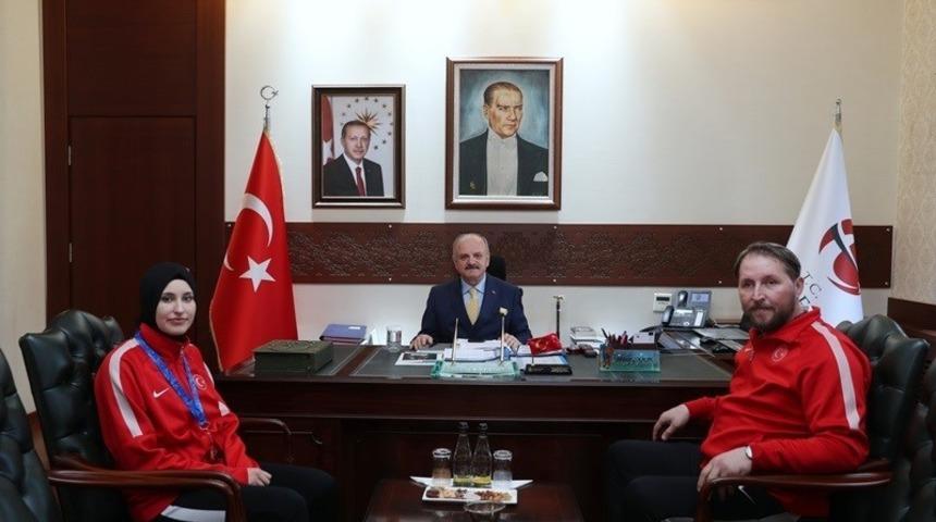 Vali &Ccedil;akacak, milli sporcu Turhan&rsquo;ı kabul etti