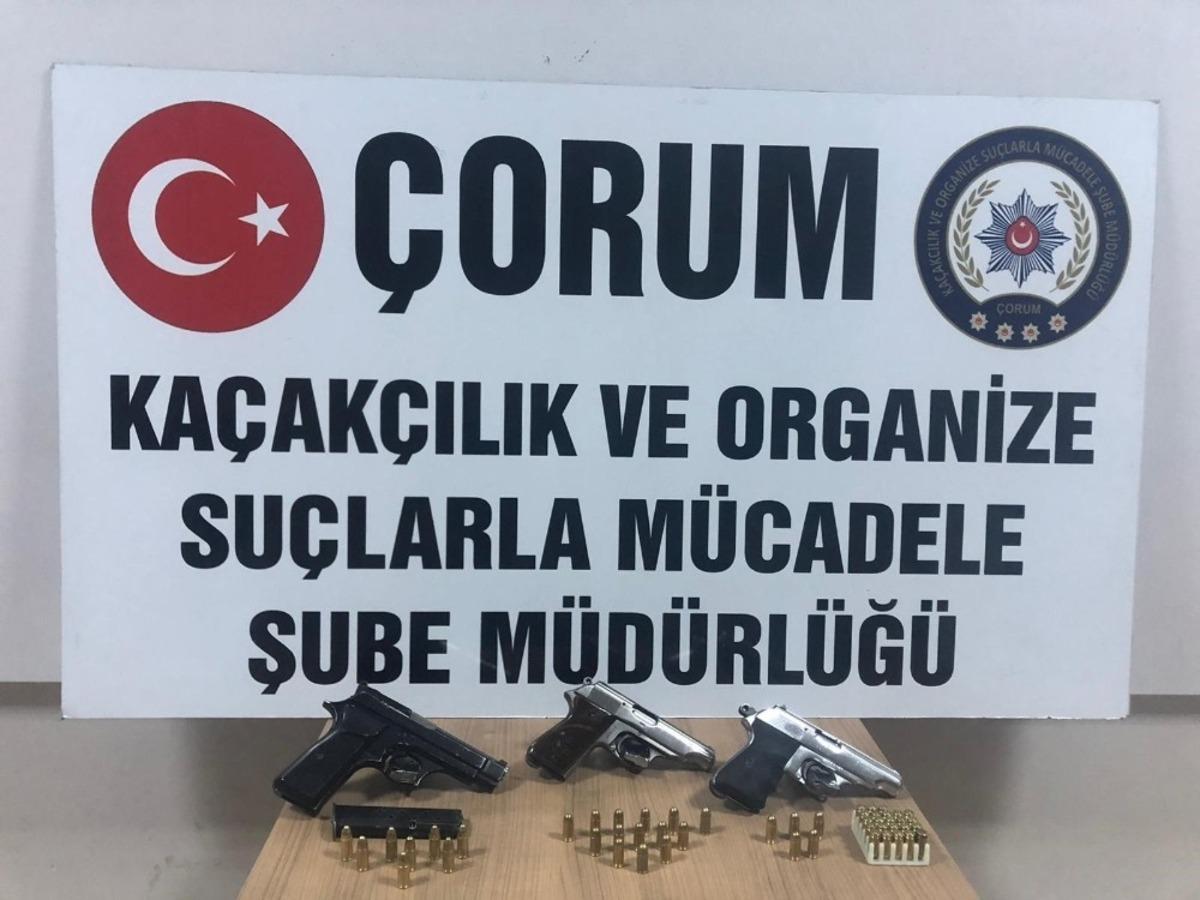 &Ccedil;orum polisinden su&ccedil; &ouml;rg&uuml;t&uuml;ne operasyon
