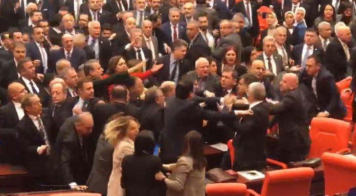 TBMM'de İdlib oturumunda kavga! AK Parti'li ve CHP'li vekiller birbirine girdi G1