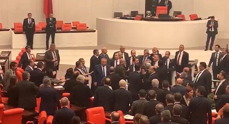 TBMM'de İdlib oturumunda kavga! AK Parti'li ve CHP'li vekiller birbirine girdi G4