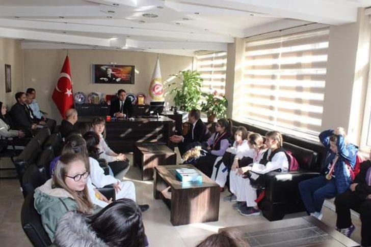 Şampiyonlardan Kaymakam Kaya’ya ziyaret G4