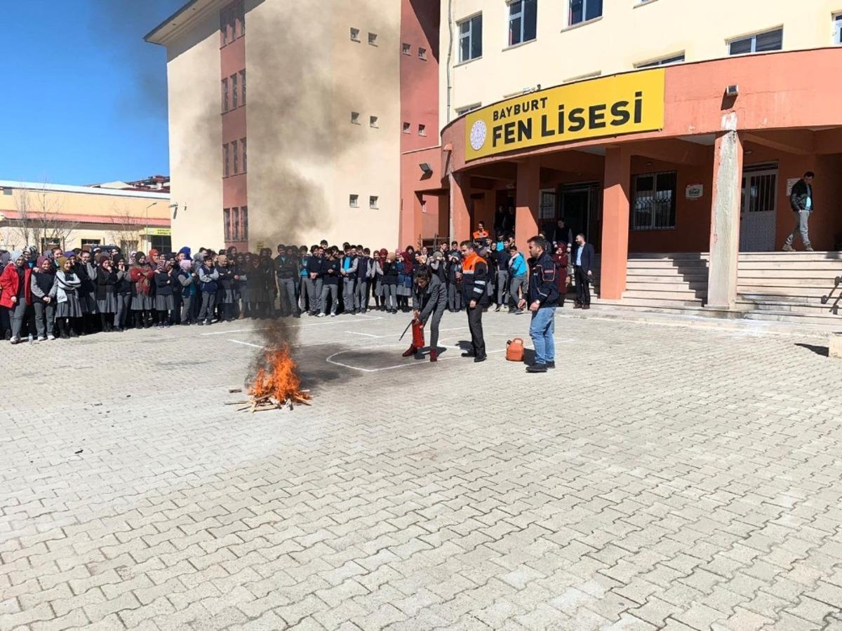 AFAD&rsquo;tan &ouml;ğrencilere deprem ve yangın eğitimi