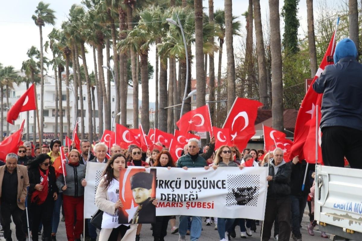 Marmaris&rsquo;te &rsquo;Şehitlere Saygı&rsquo; y&uuml;r&uuml;y&uuml;ş&uuml;