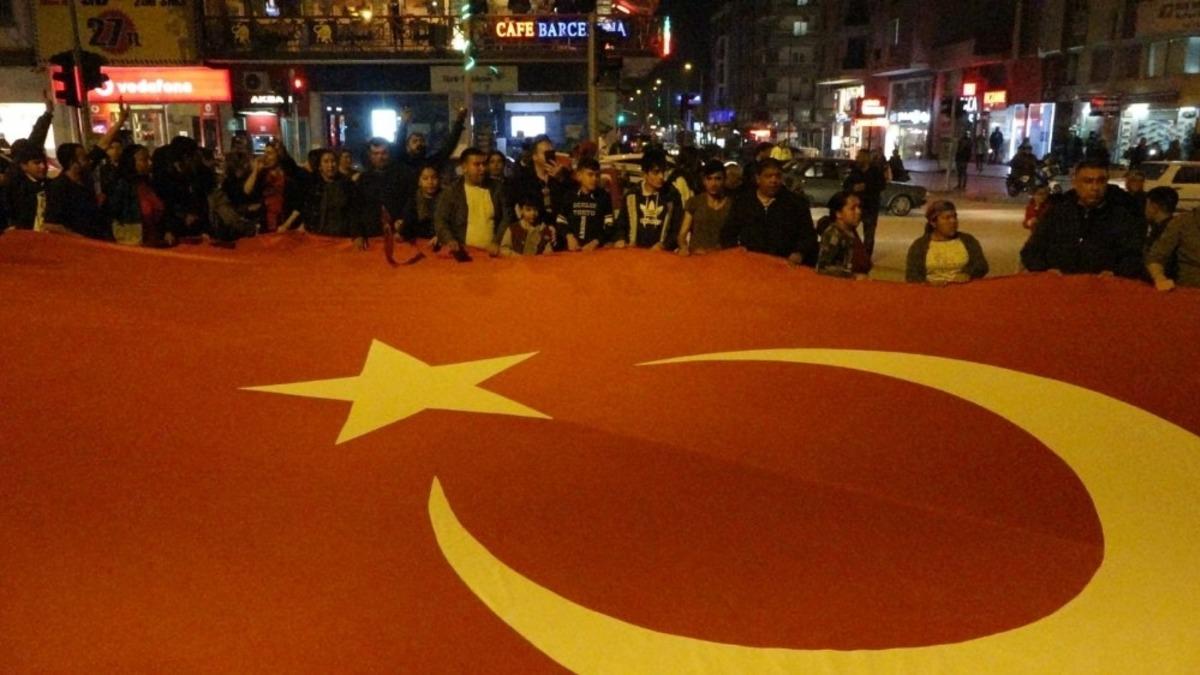 Serik&rsquo;te İdlib şehitlerine destek y&uuml;r&uuml;y&uuml;ş&uuml;