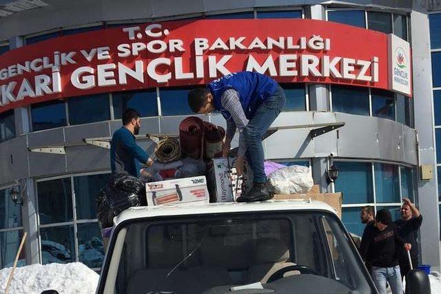 Gençlik merkezinden Başkale’ye yardım eli