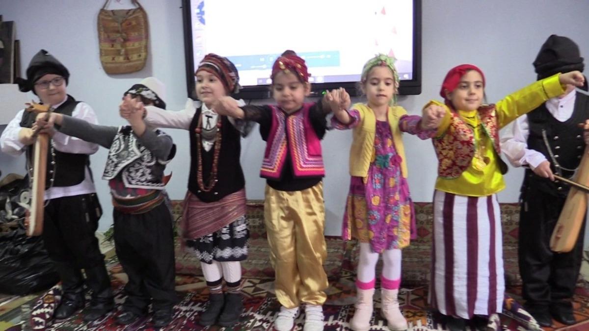 Minikler Karadeniz k&uuml;lt&uuml;r&uuml;yle tanıştı, horon tepip hamsi tava yaptı