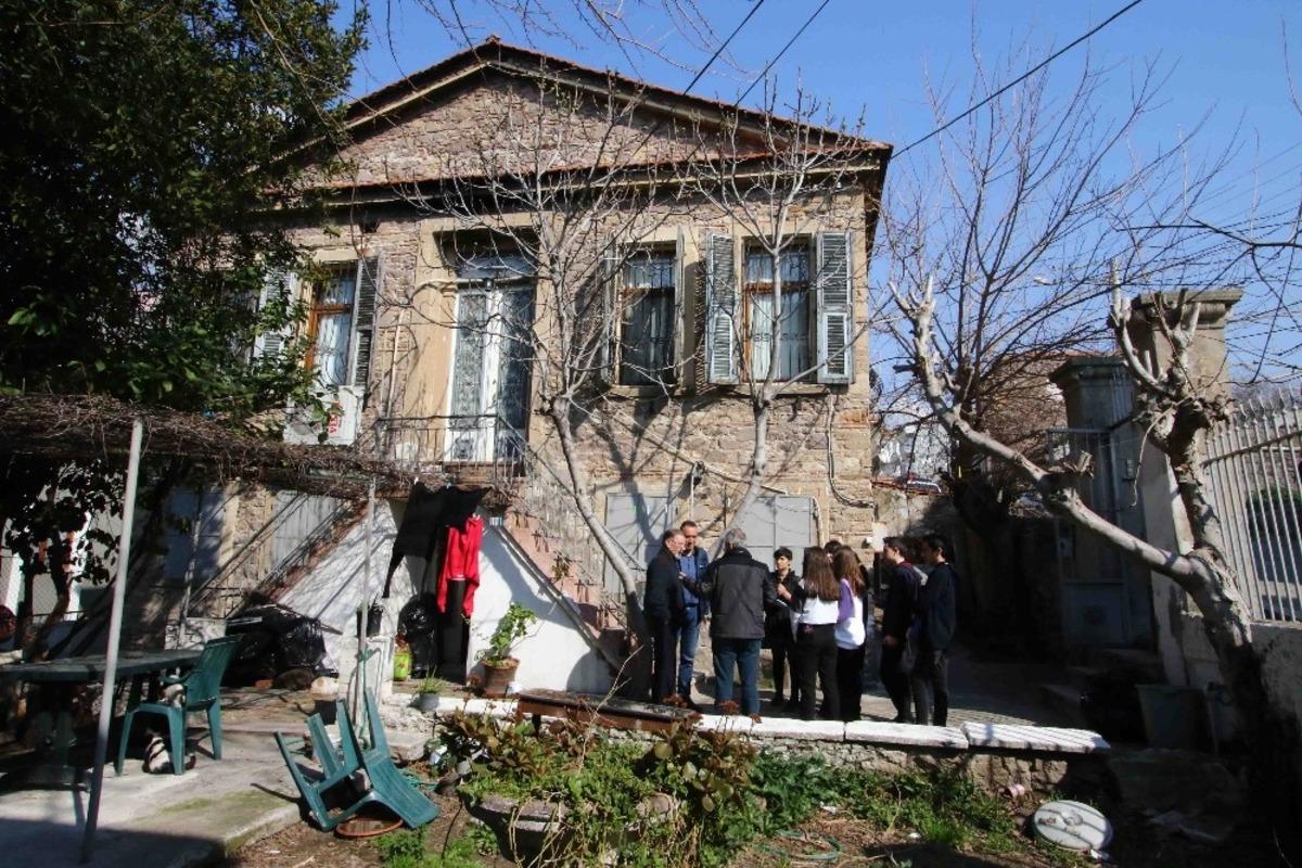 Bayraklı&rsquo;nın tarihi evleri arşivleniyor