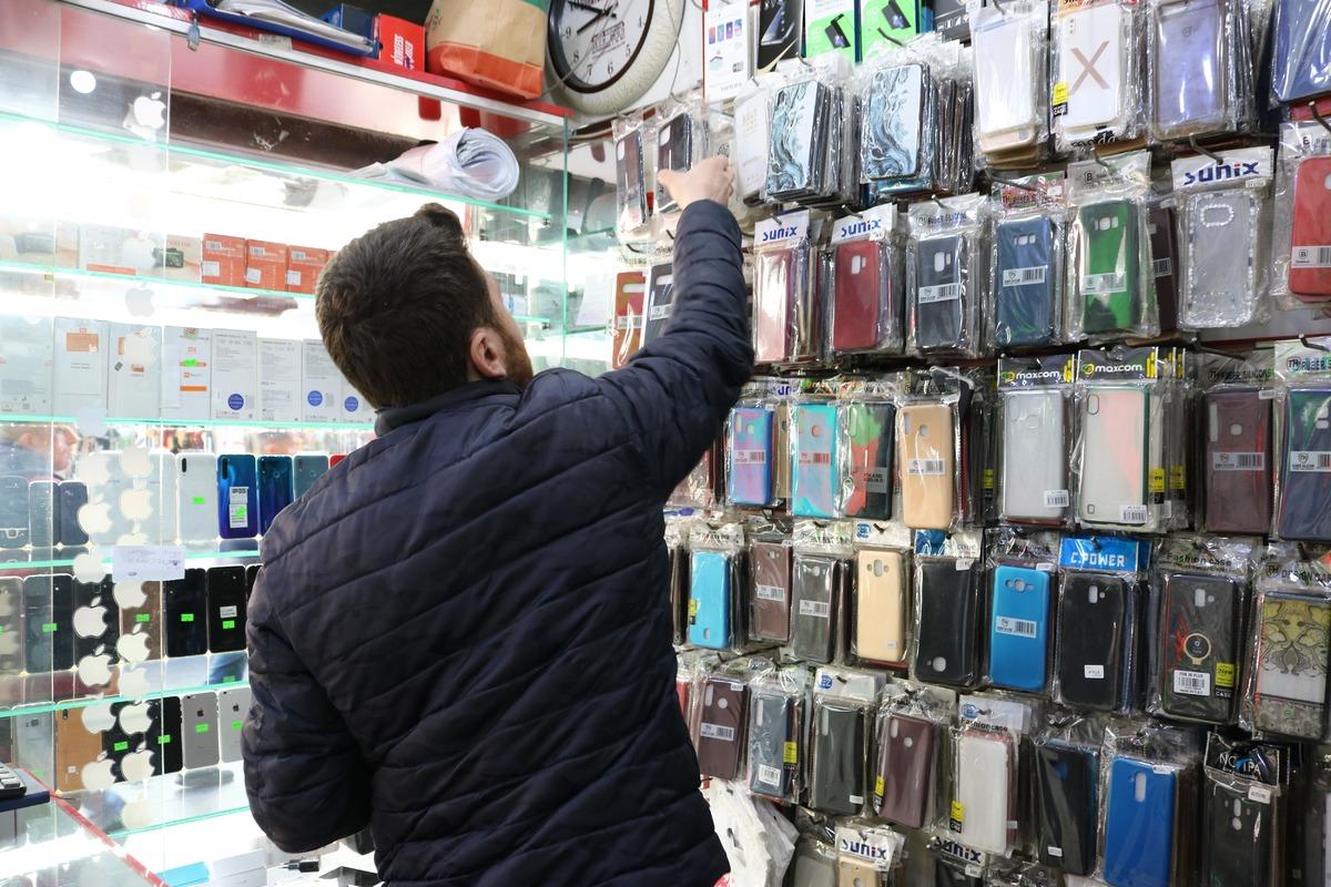 Koronavir&uuml;s cep telefonu piyasasını da vurdu
