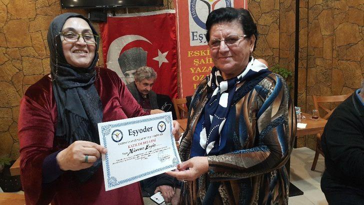 EŞYODER’in 7’nci kuruluş yıl dönümünde; şairler, ozanlar ve yazarlar ödüllerini aldılar G5