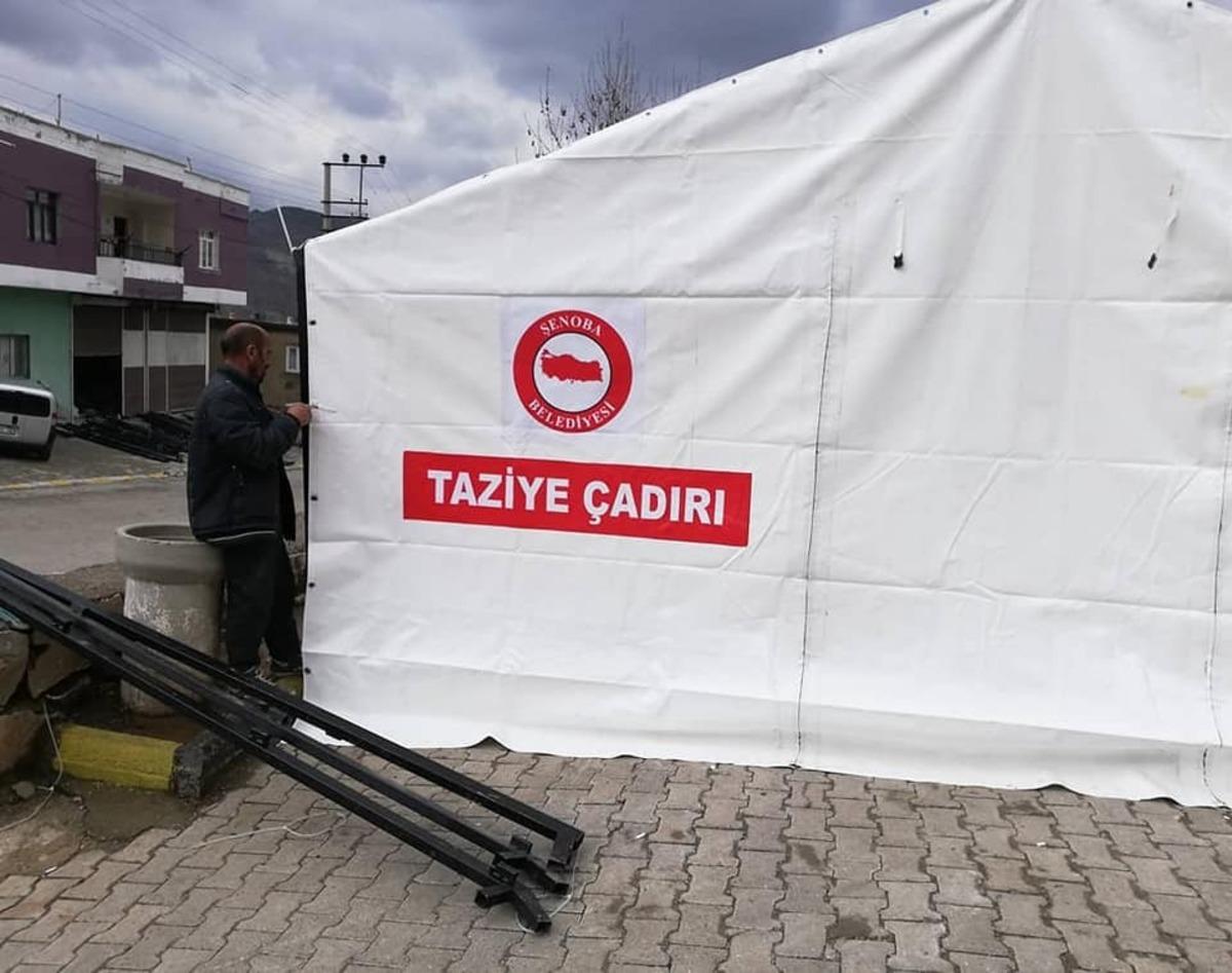 Belediye Başkanı vatandaşlar i&ccedil;in &ccedil;adır ve sandalye aldı