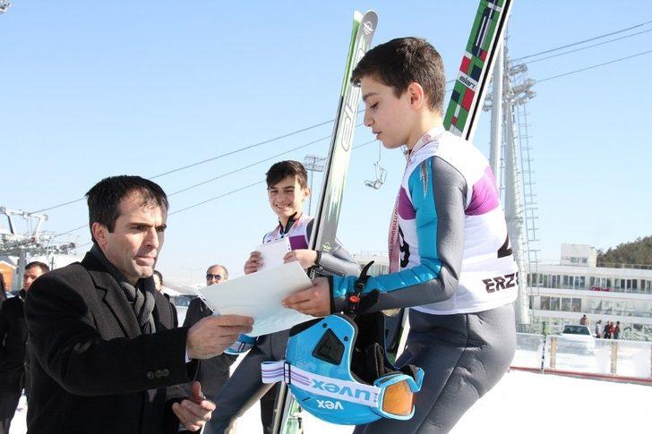 Gökyüzü kartalları okulları için uçtu G3