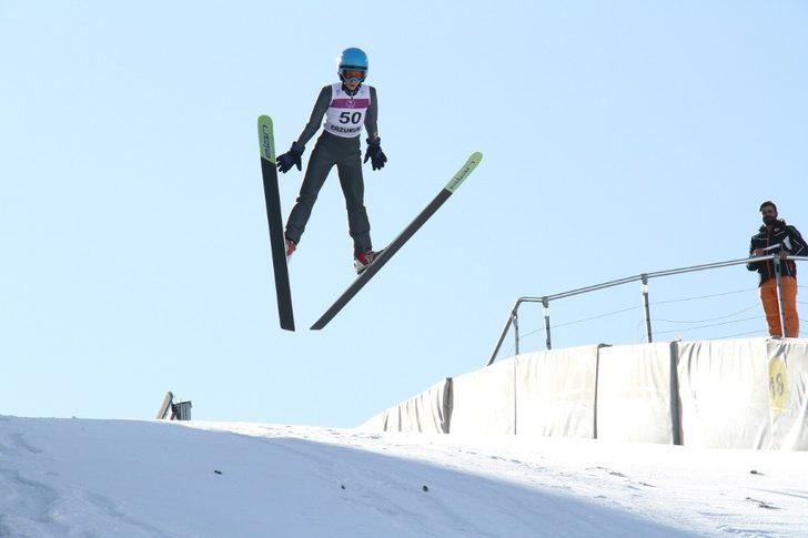 Gökyüzü kartalları okulları için uçtu G5