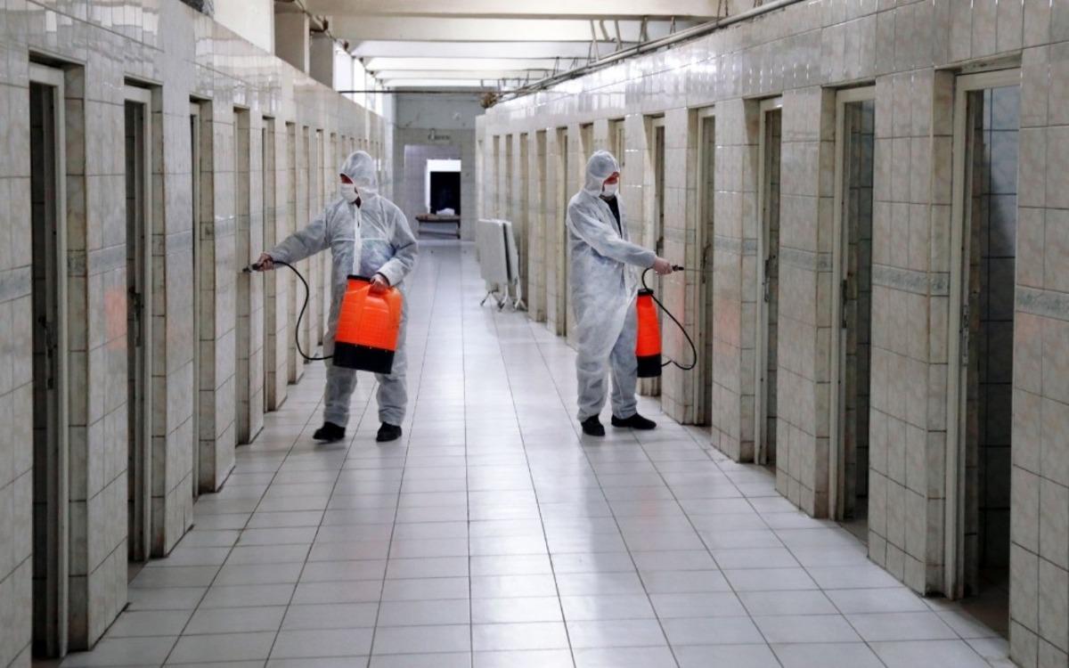 Van&rsquo;da abdesthaneler korona vir&uuml;s&uuml;ne karşı ila&ccedil;landı